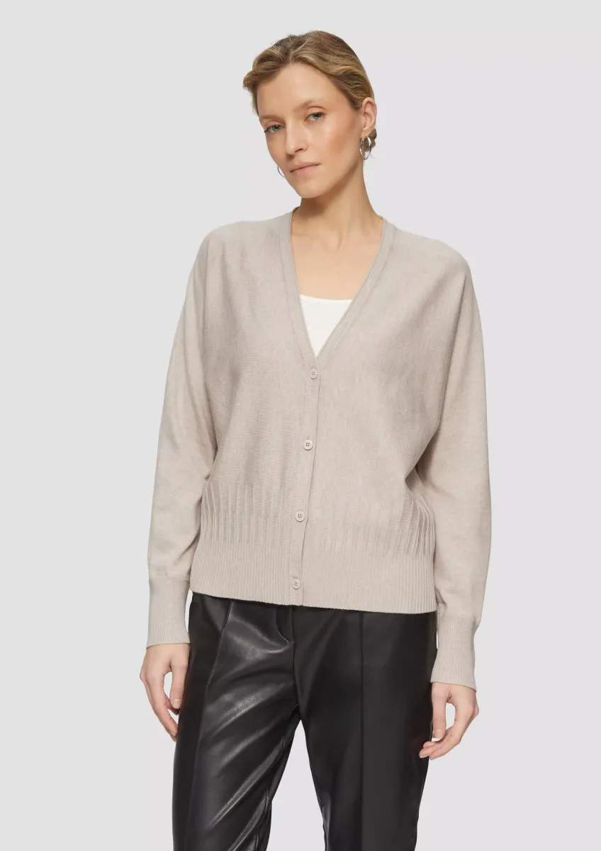 Strickjacke mit Strukturmuster am Saum