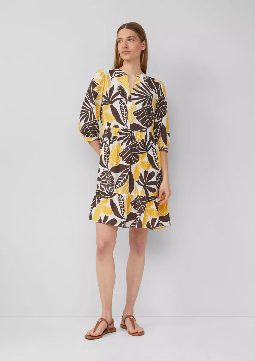 Strukturiertes Kleid aus Viskosemix mit Eingrifftaschen