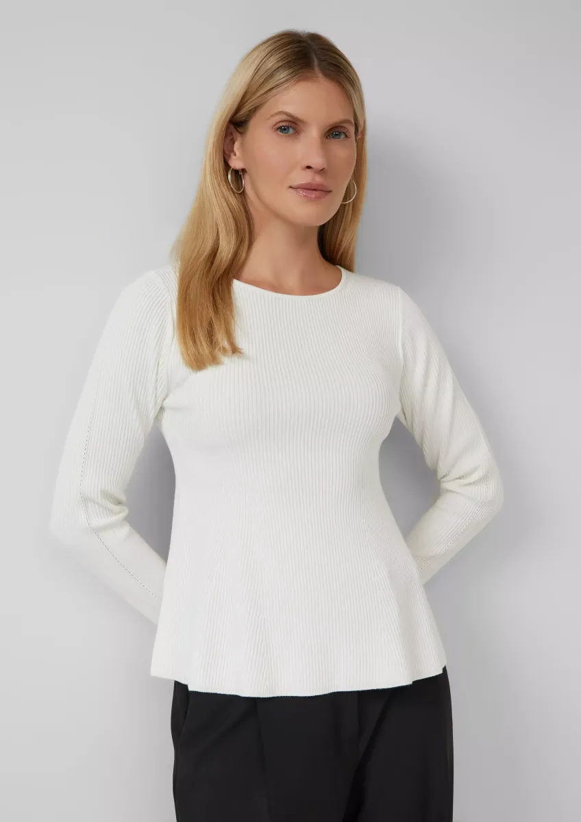 Taillierter Feinstrick-Pullover mit ausgestelltem Saum