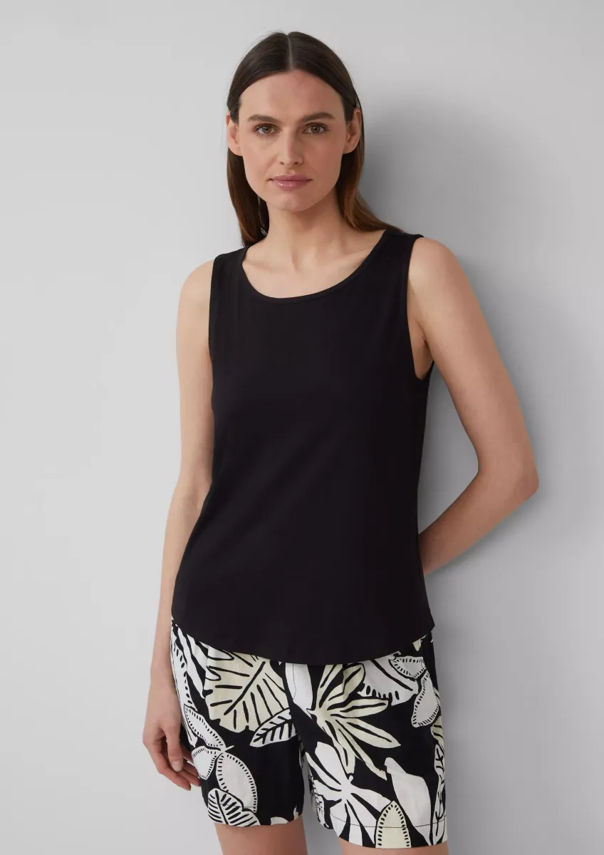 Top mit dekorativem Cut-out