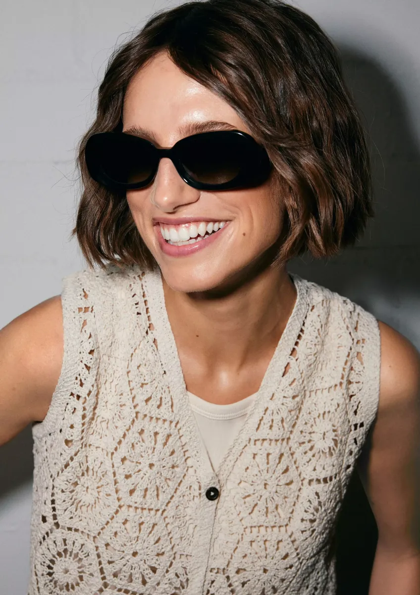 Verkürzte Weste aus Häkelspitze