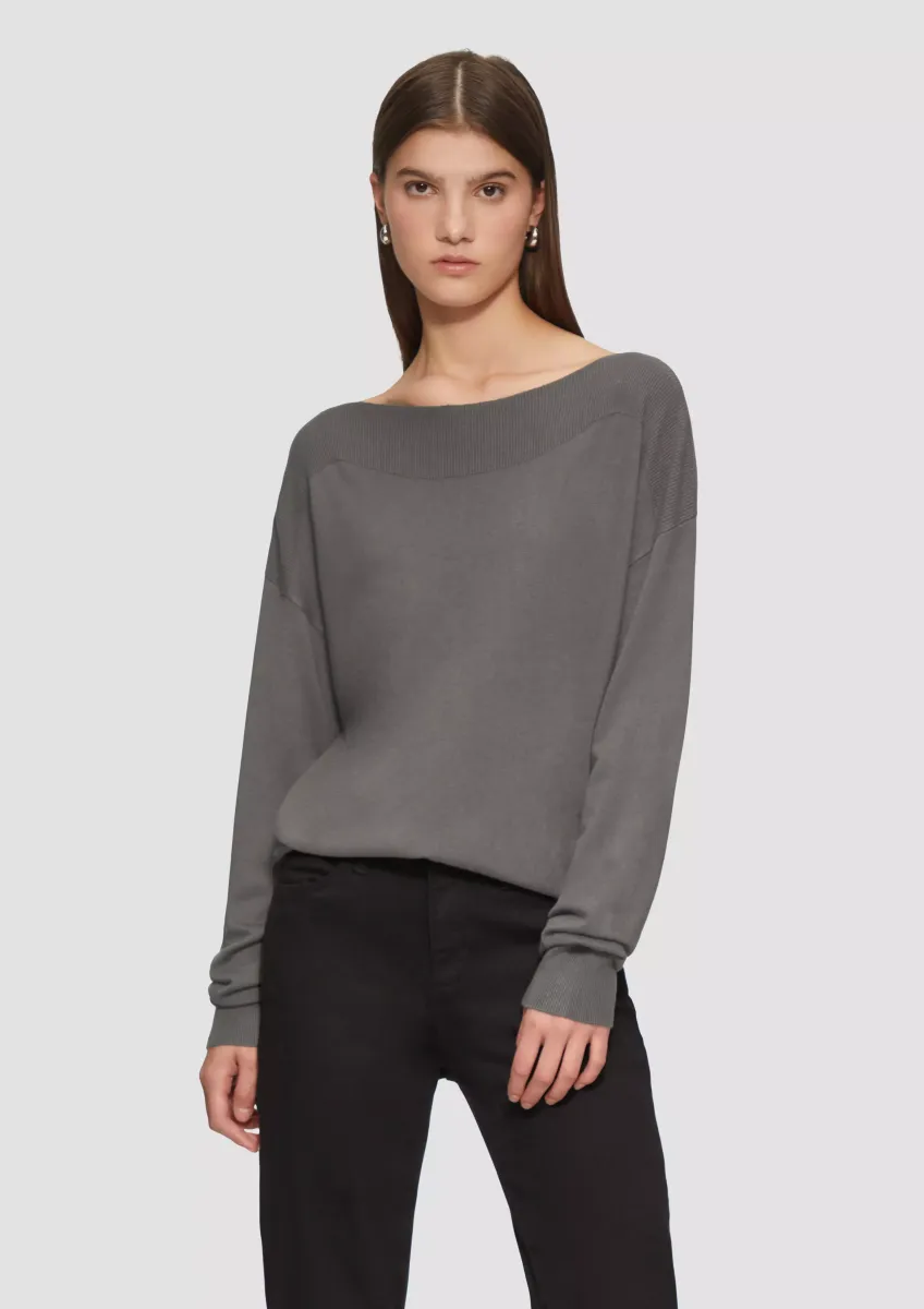 Viskosemix-Pullover mit U-Boot-Ausschnitt