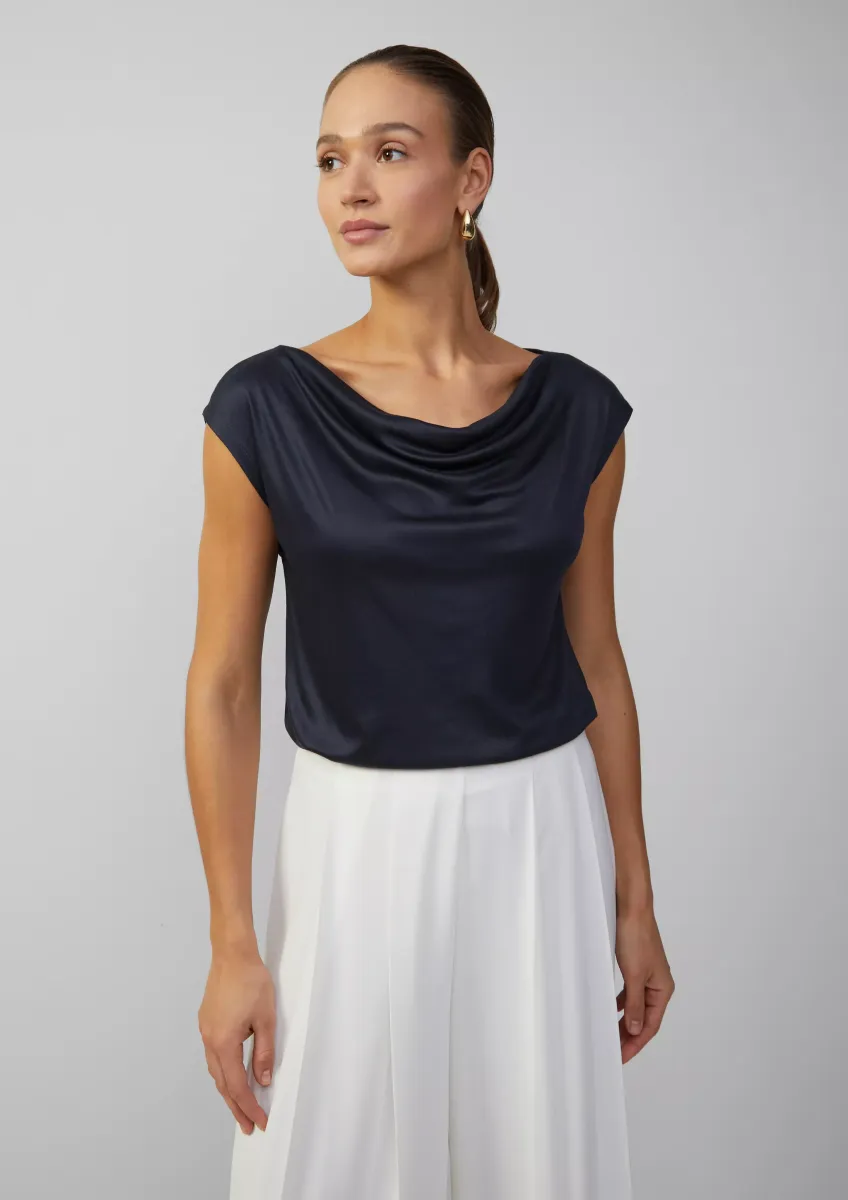 Viskoseshirt aus Interlock-Jersey mit Wasserfall-Ausschnitt