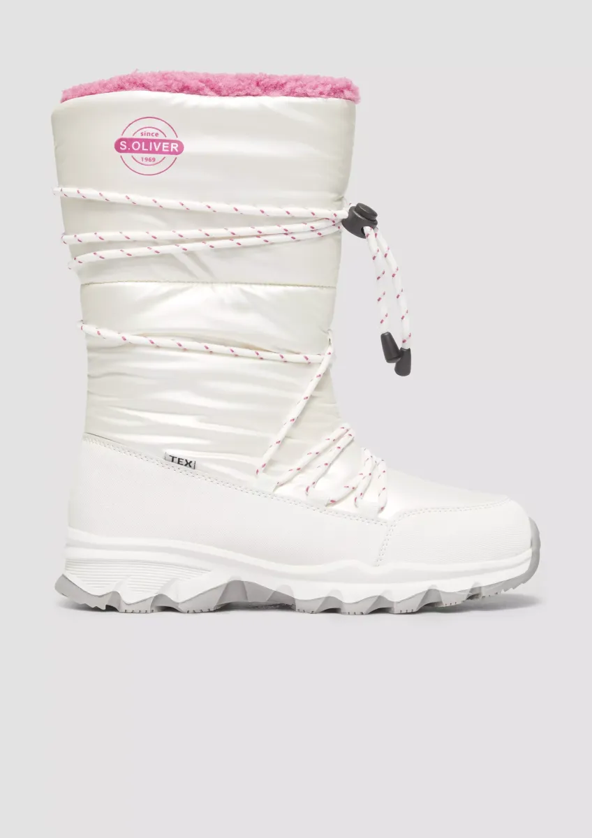 Warm gefütterte Boots in schimmernder Optik