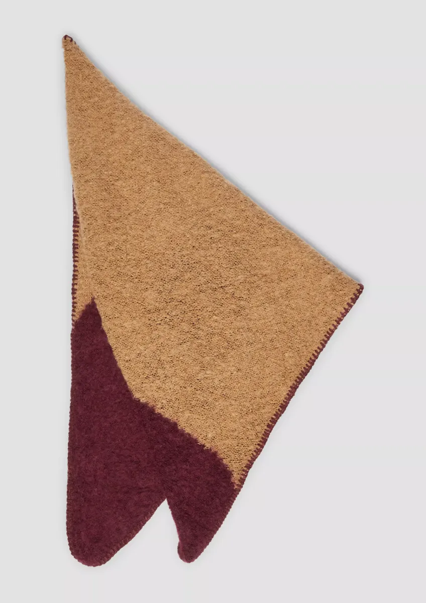 Weicher Schal aus Bouclé-Strick