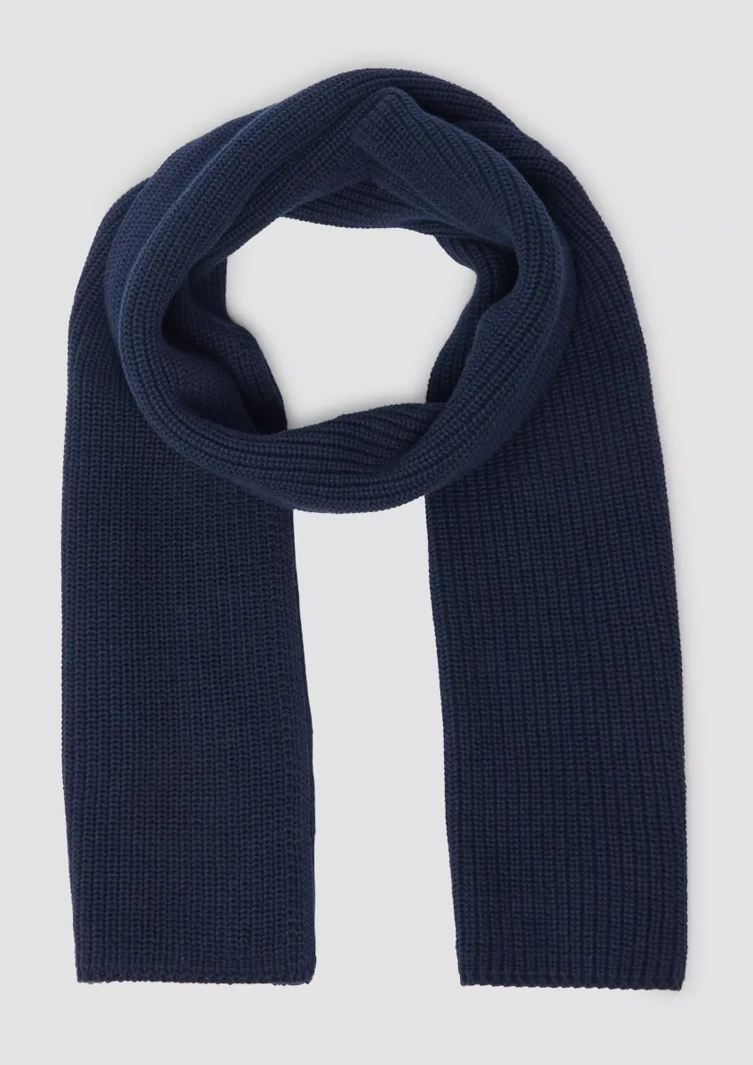 Weicher Schal aus Grobstrick