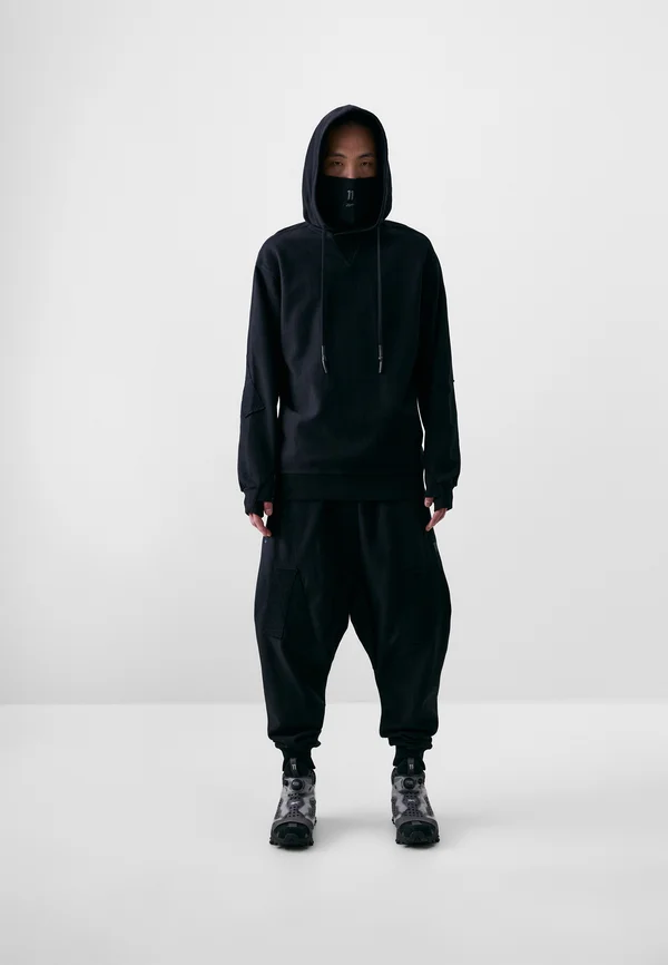 11 BY BBS CONSTRUCTED JOGGER - Jogginghose - black