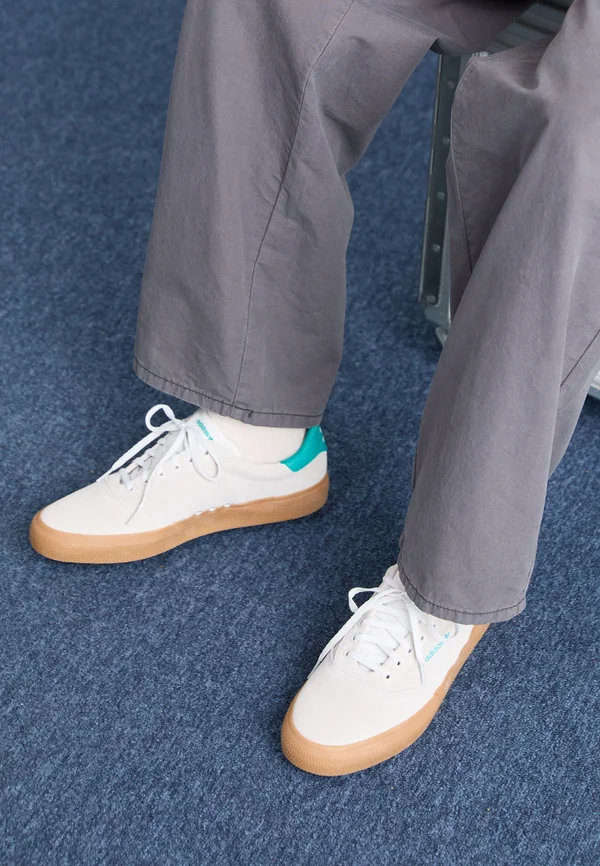 3MC - Sneaker low - brown/green