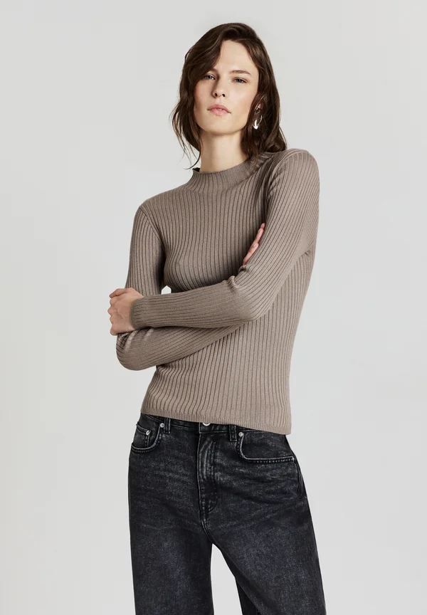 A MANICHE LUNGHE - Strickpullover - fango chiaro