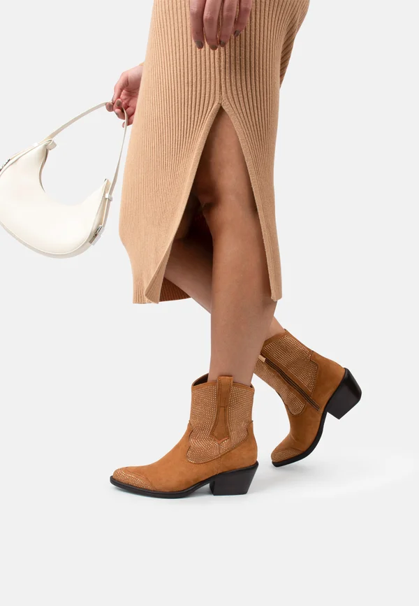 ABBY - Cowboy-/Bikerstiefelette - cognac