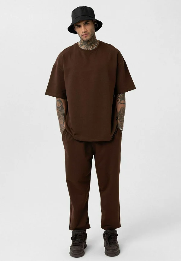 ACHRAF SET - Jogginghose - brown