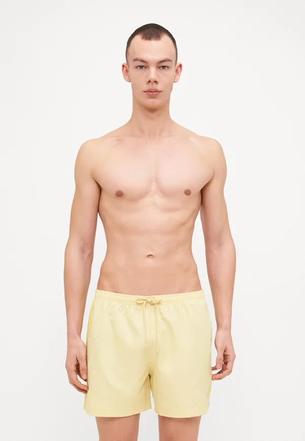 ADICOLOR 3-STRIPES 5-INCH - Badeshorts - powder yellow