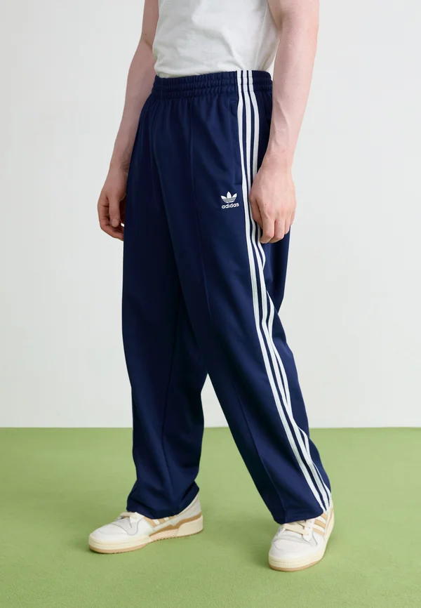 ADICOLOR BAGGY FIT FIREBIRD TRACK PANTS - Jogginghose - night indigo
