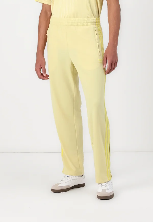 ADICOLOR CLASSICS FIREBIRD TRACK - Jogginghose - powder yellow