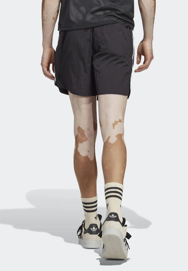 SPRINTER - Shorts - black