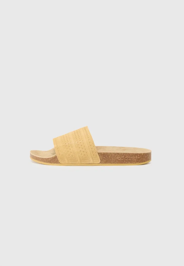 ADILETTE UNISEX - Pantolette flach - golden-coloured/beige