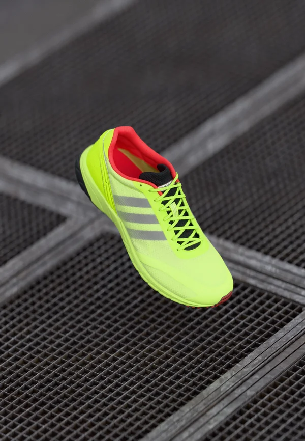 ADIZERO ADIOS OG UNISEX - Sneaker low - lucid lemon/core black/bright red