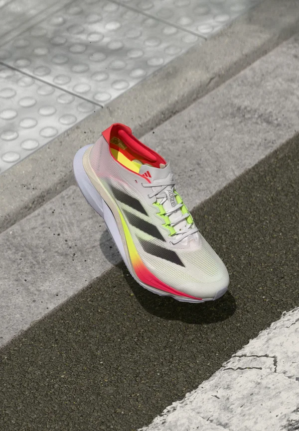 ADIZERO BOSTON 12 - Laufschuh Straße - cloud white/core black/lucid red