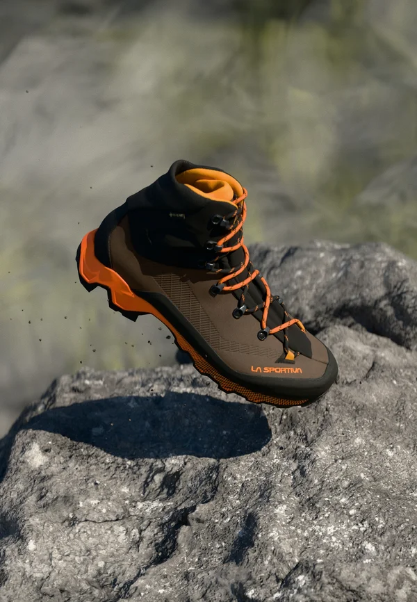 AEQUILIBRIUM TREK GTX - Hikingschuh - chocolate/papaya