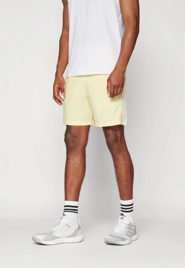 AEROREADY ESSENTIALS CHELSEA 3-STRIPES - Kurze Sporthose - almost yellow