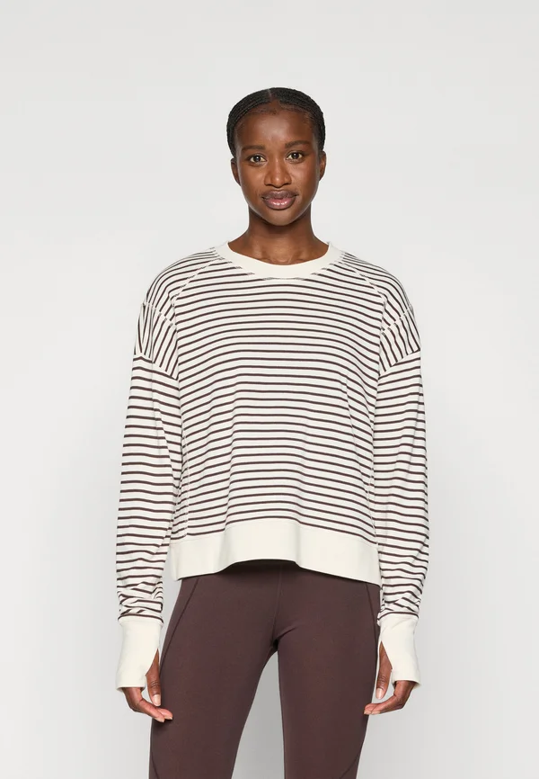 AFTER CLASS CROP - Sweatshirt - lilywhite/sablebrown
