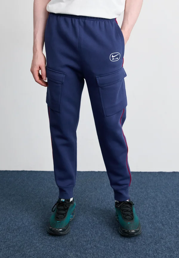 AIR CARGO PANT - Jogginghose - midnight navy/gym red