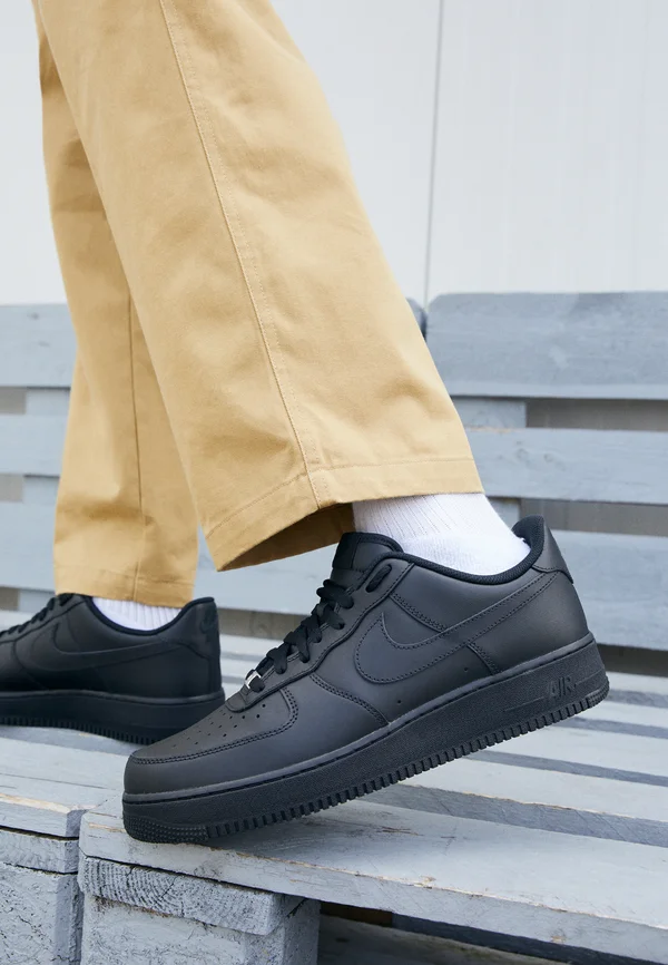 AIR FORCE 1 '07 - Sneaker low - black