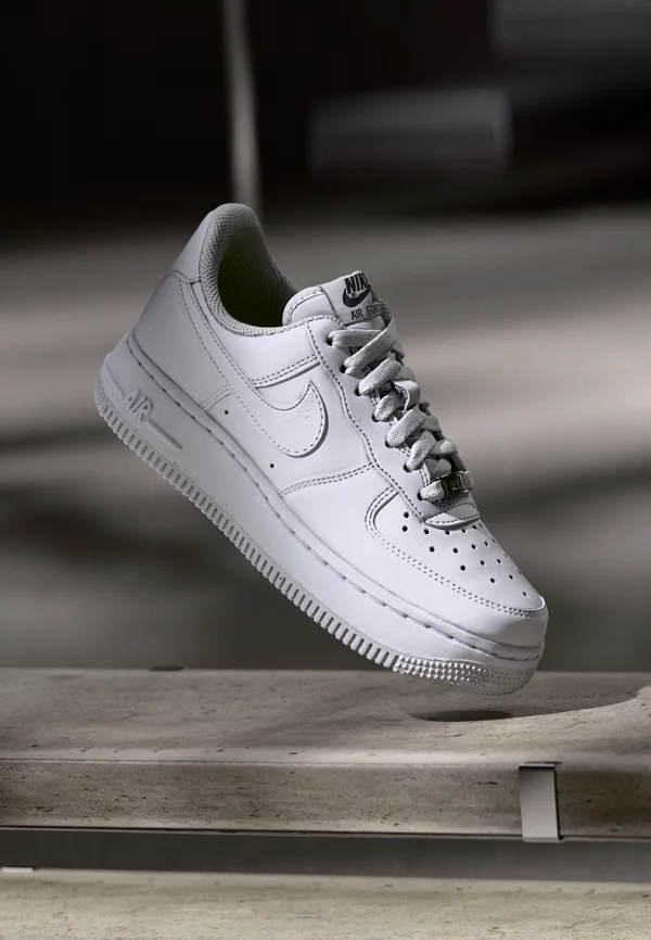 AIR FORCE 1 07 NEXT NATURE - Sneaker low - white/black/metallic silver-coloured