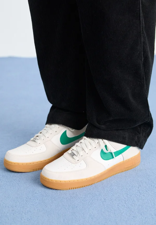 AIR FORCE 1 07 - Sneaker low - phantom/malachite/yellow