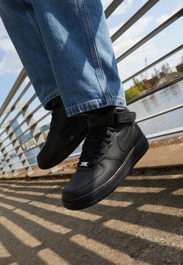 AIR FORCE 1 MID '07 - Sneaker high - black