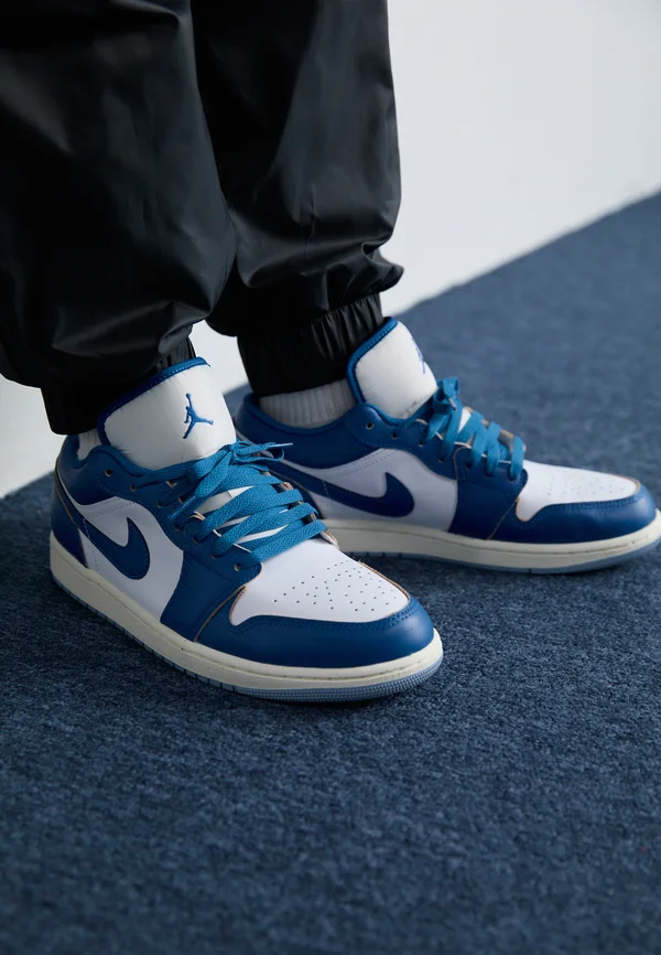 AIR JORDAN 1 LOW - Sneaker low - white/industrial blue/blue grey/sail