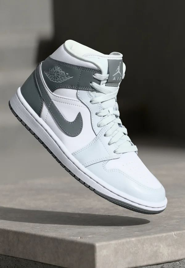 AIR JORDAN 1 MID - Sneaker high - white/smoke grey/pure platinum