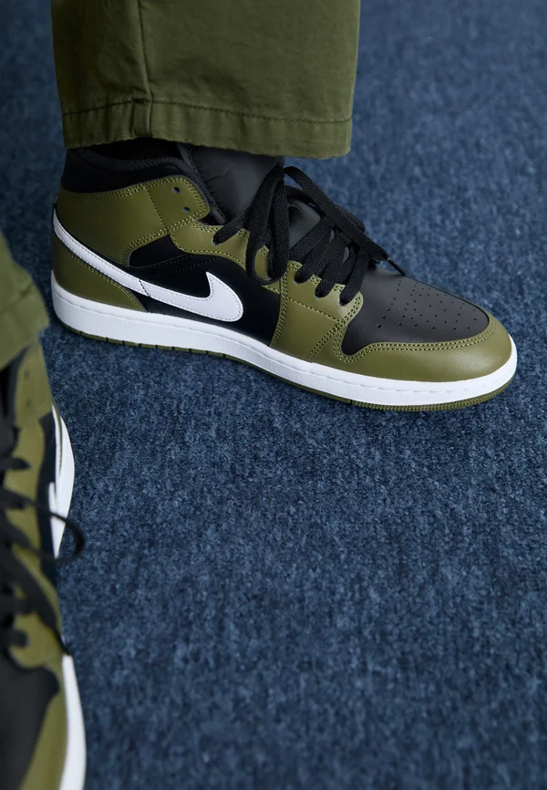 AIR JORDAN 1 - Sneaker high - black/white/med olive/sail