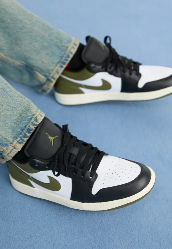 AIR JORDAN 1 - Sneaker low - black/white/medium olive