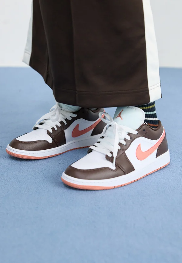 AIR JORDAN 1 - Sneaker low - white/madder root/baroque brown