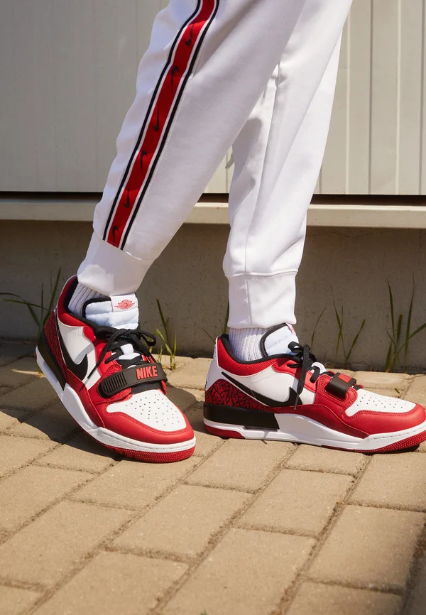 AIR JORDAN LEGACY 312 - Sneaker low - white/black/gym red
