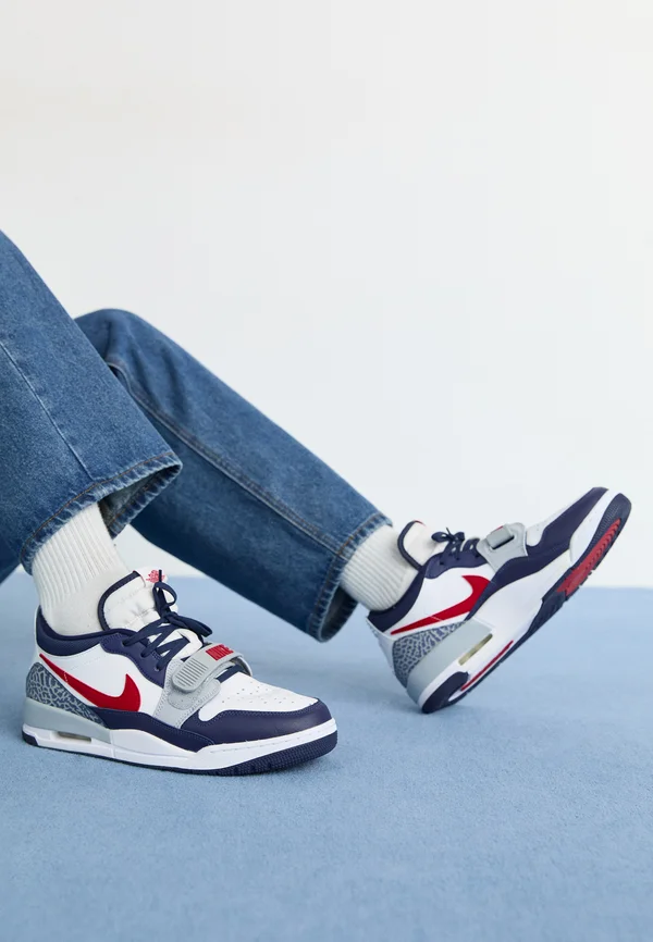 AIR JORDAN LEGACY 312 - Sneaker low - white/varsity red/midnight navy/wolf grey