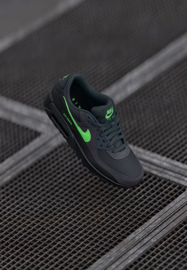 AIR MAX 90 - Sneaker low - anthracite/green strike/black