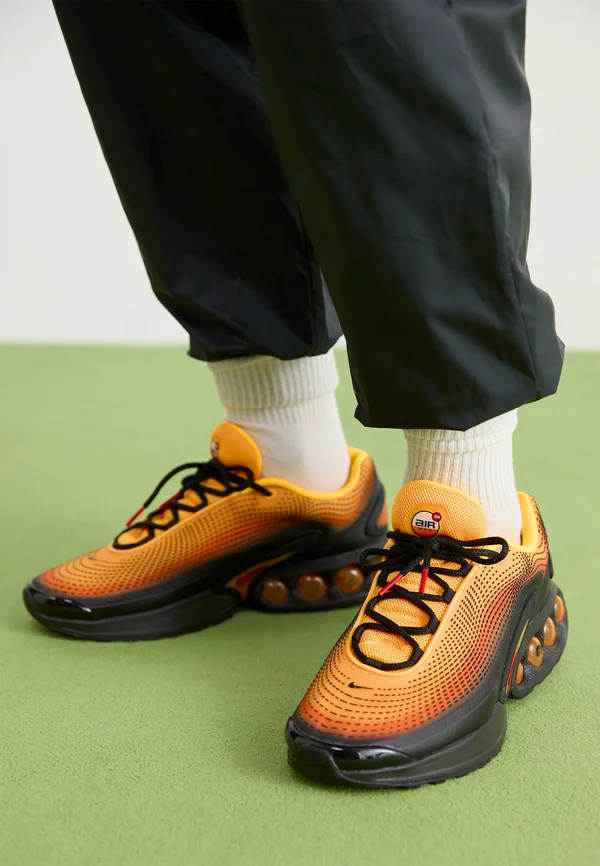 AIR MAX DN SE - Sneaker low - laser orange/comet red/black/total orange