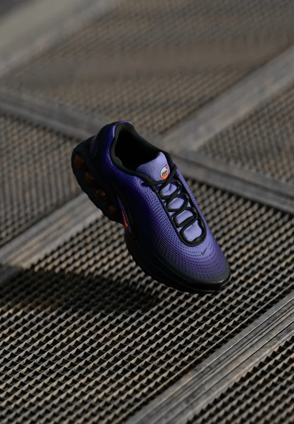 AIR MAX DN SE - Sneaker low - medium violet/total orange/voltage purple/black