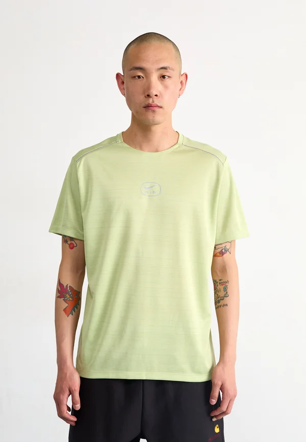 AIR RUN TEE - T-Shirt print - olive aura