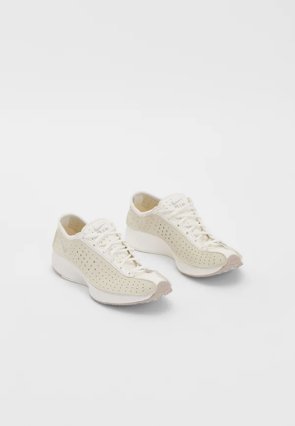 AIR SUPERFLY - Sneaker low - coconut milk/metallic silver-coloured/sail/classic stone/cobalt tint