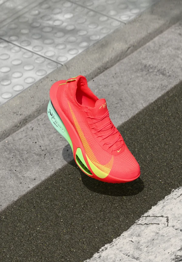 AIR ZOOM ALPHAFLY NEXT% 3 - Laufschuh Straße - bright crimson/lime blast/mint foam/cave purple