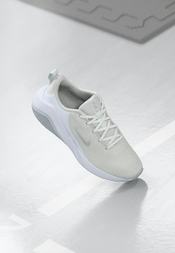 AIR ZOOM BELLA 7 - Trainingsschuh - white/pure platinum-coloured/white