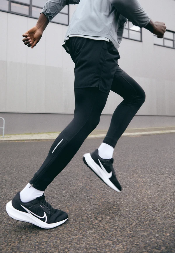 AIR ZOOM PEGASUS 40 - Laufschuh Straße - black/white/iron grey