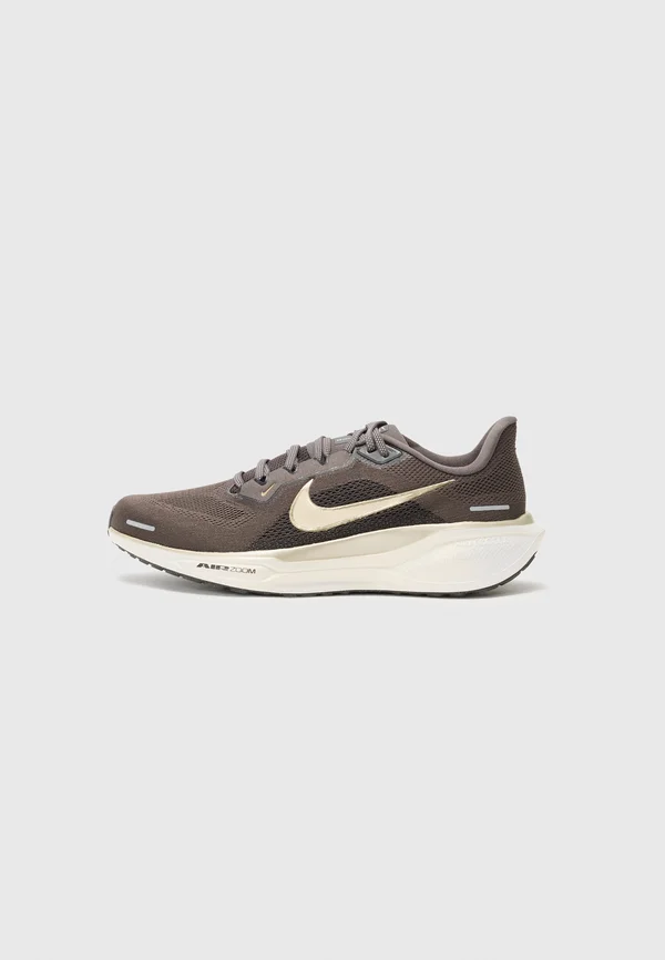 AIR ZOOM PEGASUS 41 JAKOB INGEBRIGTSEN - Laufschuh Straße - metallic gold-coloured/grain/summit white/silver-coloured/anthracite