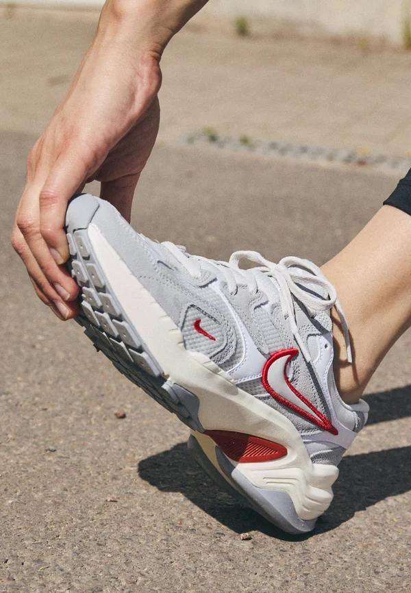 AL8 - Sneaker low - wolf grey/photon dust/picante/red/white/sail