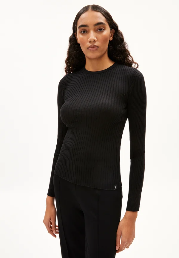 ALAANIA RN - Strickpullover - black
