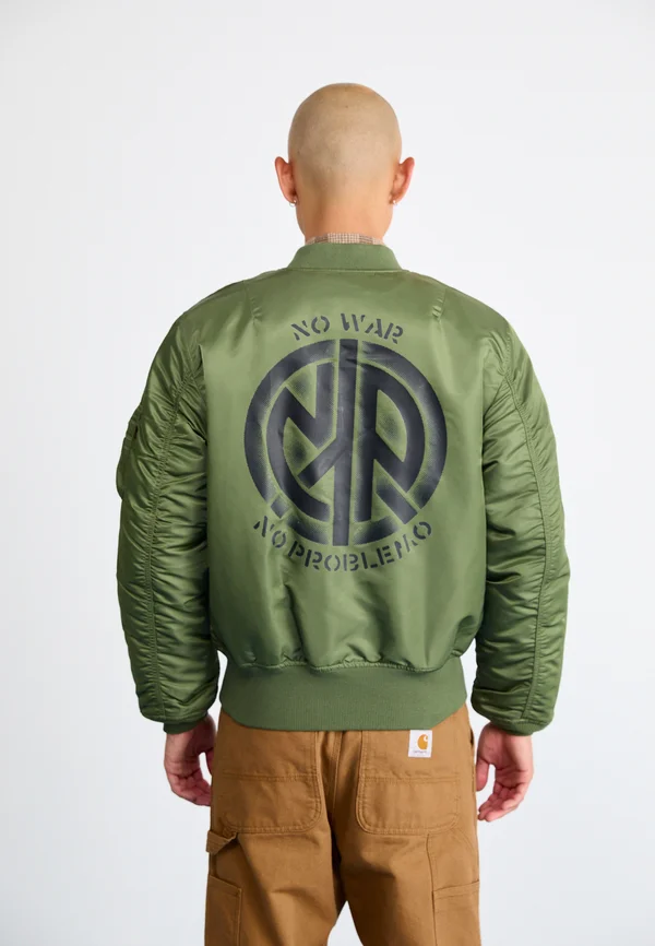 ALPHA INDUSTRIES X NO PROBLEMO NO WAR - Bomberjacke - sage