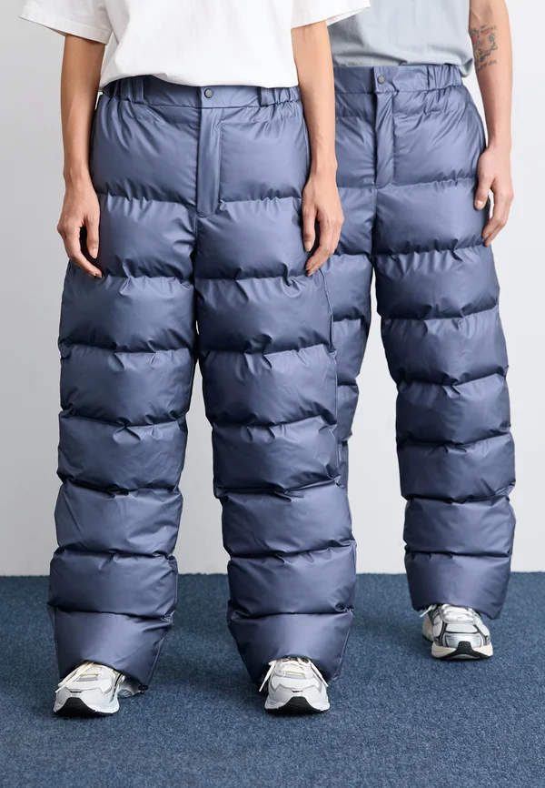 ALTA PUFFER PANTS REGULAR UNISEX - Stoffhose - bay